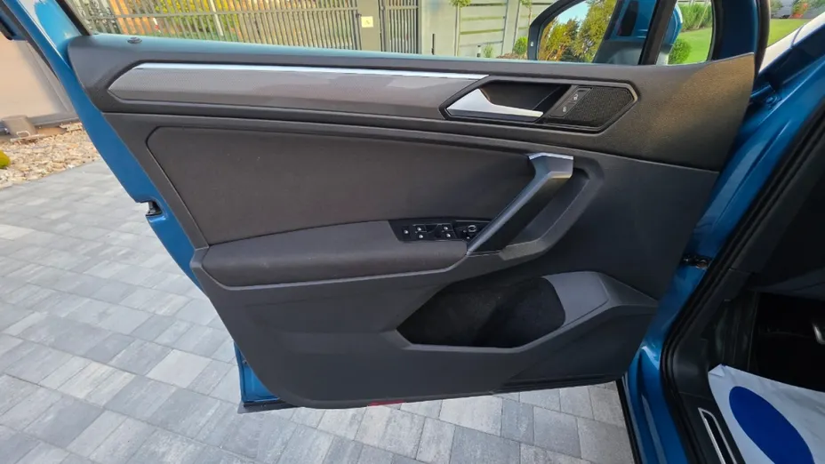 VOLKSWAGEN Tiguan -