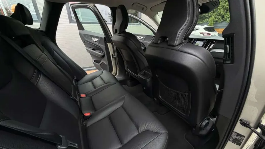 VOLVO XC60 -