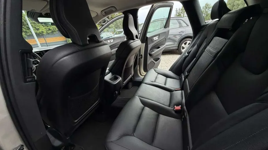 VOLVO XC60 -