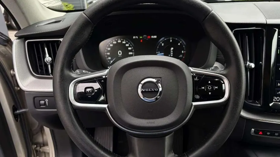 VOLVO XC60 -