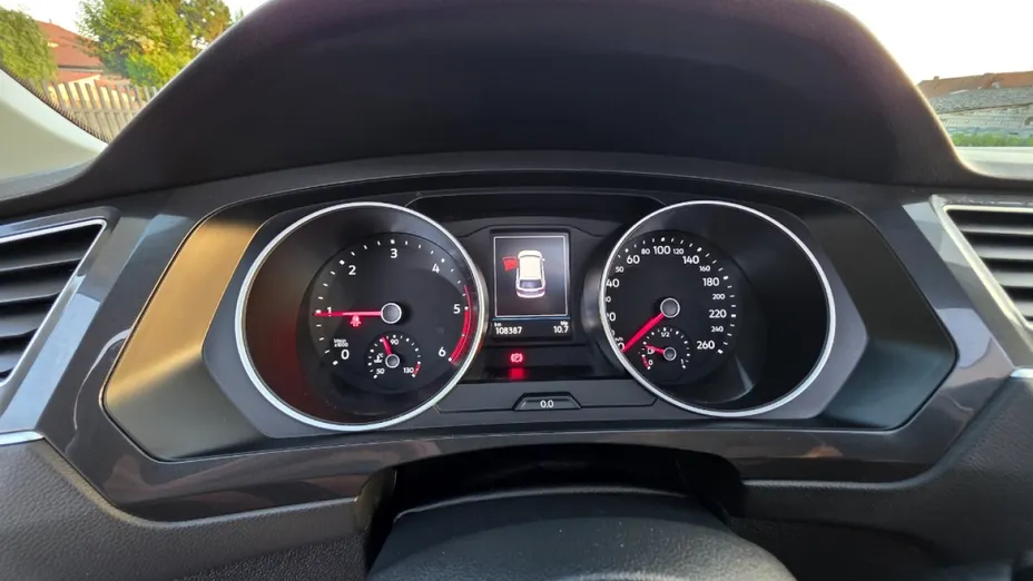 VOLKSWAGEN Tiguan -