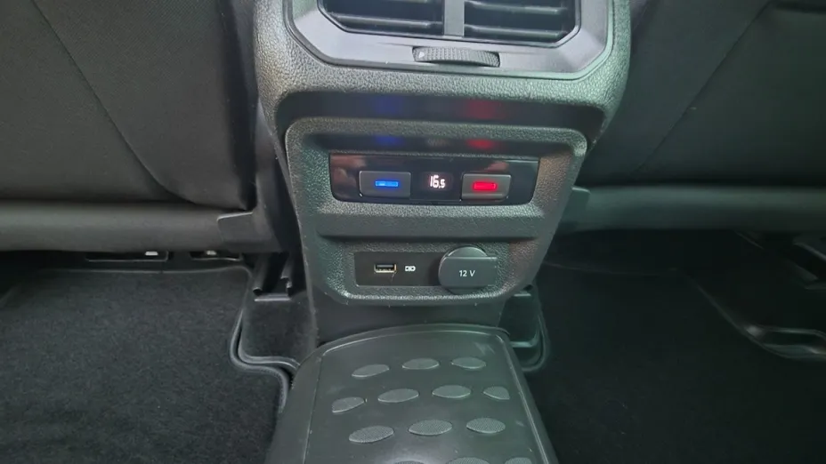 VOLKSWAGEN Tiguan -