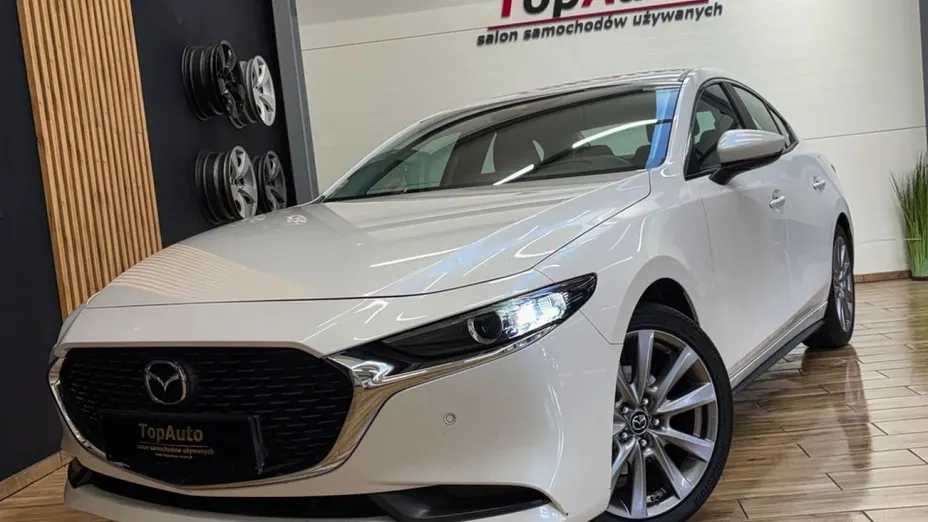 MAZDA 3 -