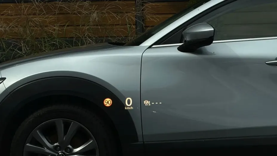 MAZDA 3 -
