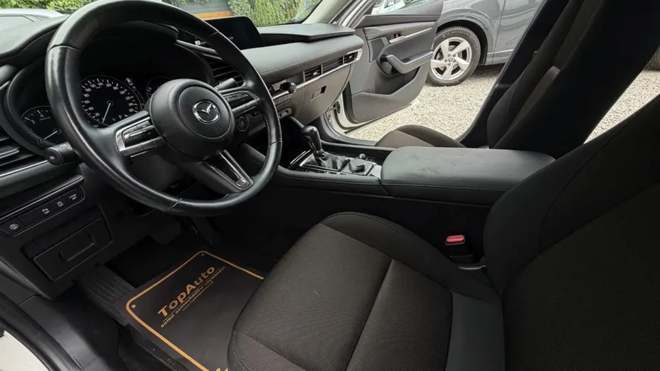 MAZDA 3 -