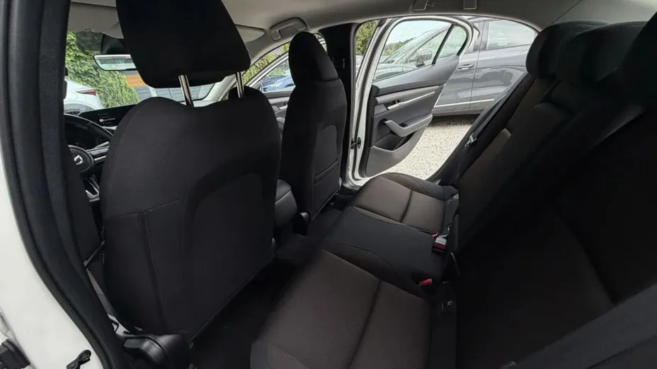 MAZDA 3 -