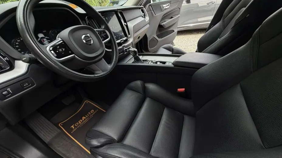 VOLVO XC60 -