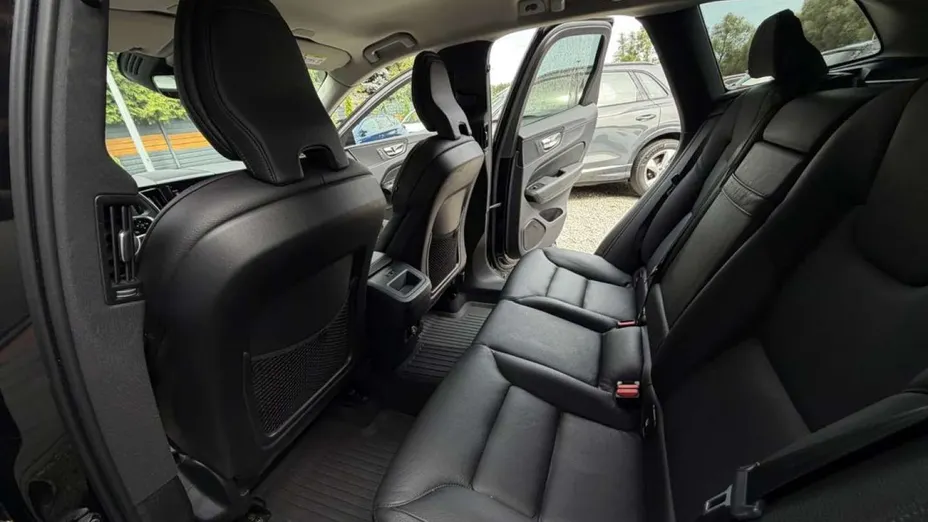 VOLVO XC60 -
