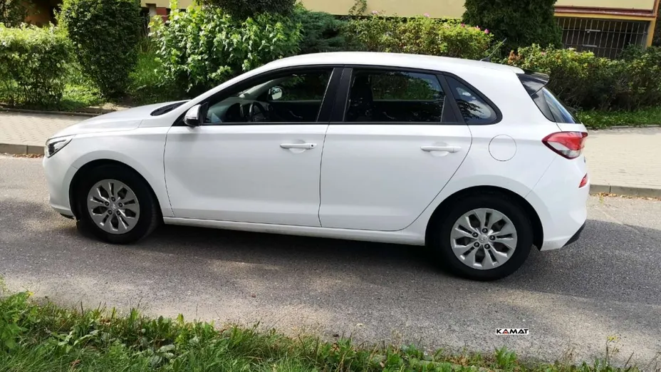 HYUNDAI i30 -