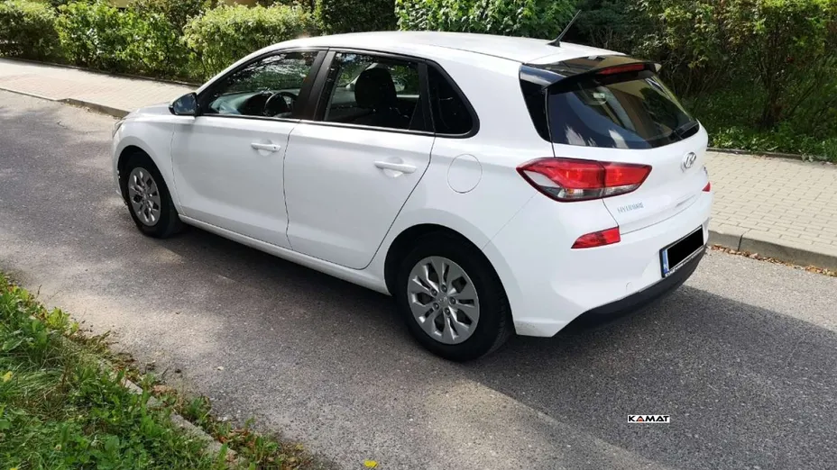 HYUNDAI i30 -