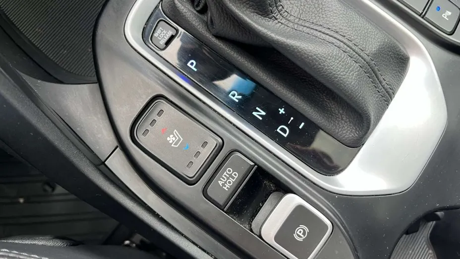 HYUNDAI Santa Fe -