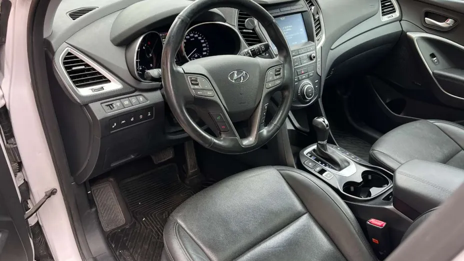 HYUNDAI Santa Fe -