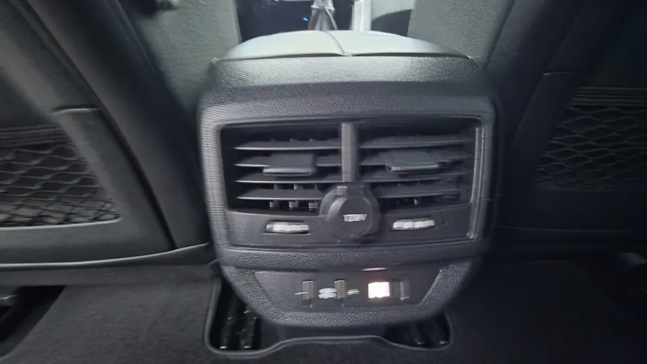 PEUGEOT 5008 -