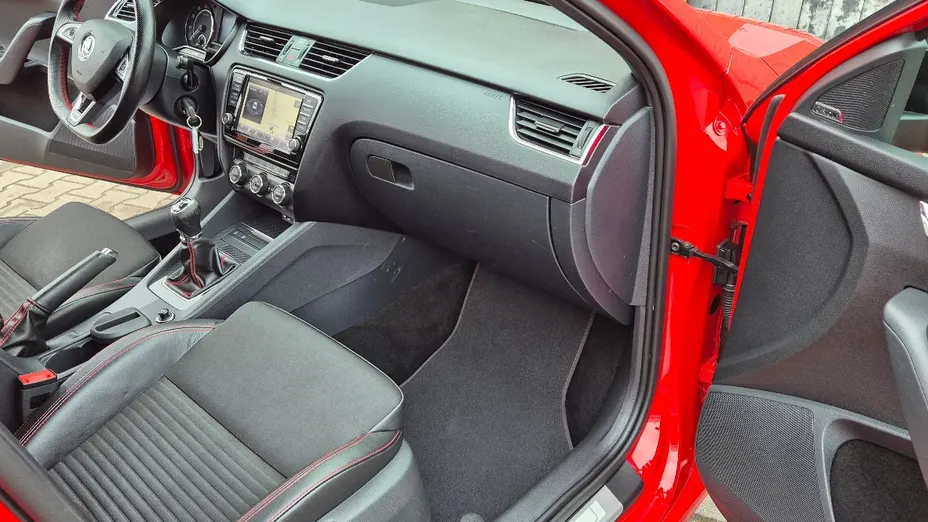 SKODA Octavia -