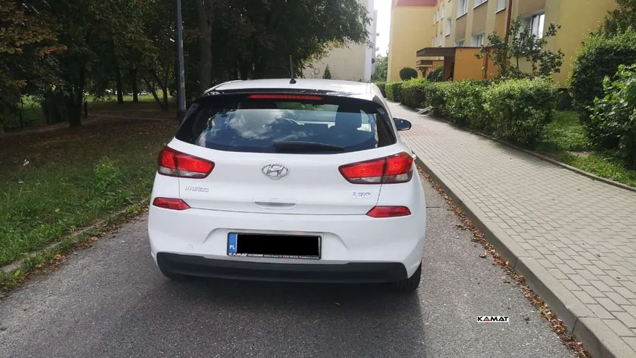 HYUNDAI i30 -