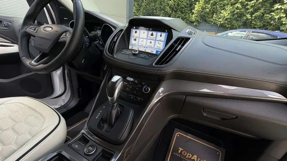 FORD Kuga -