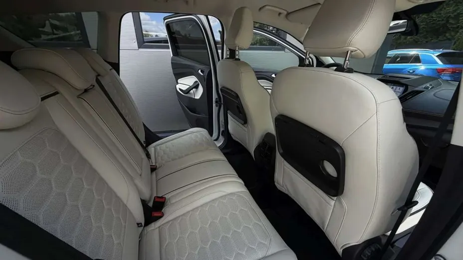FORD Kuga -