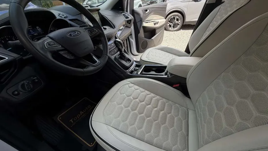 FORD Kuga -