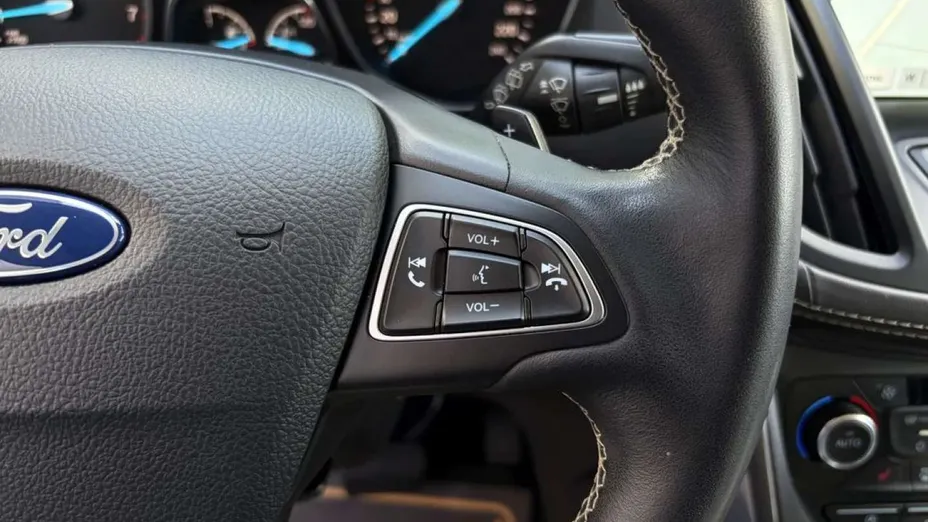 FORD Kuga -