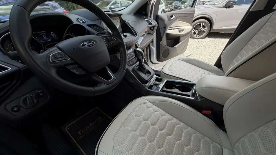 FORD Kuga -