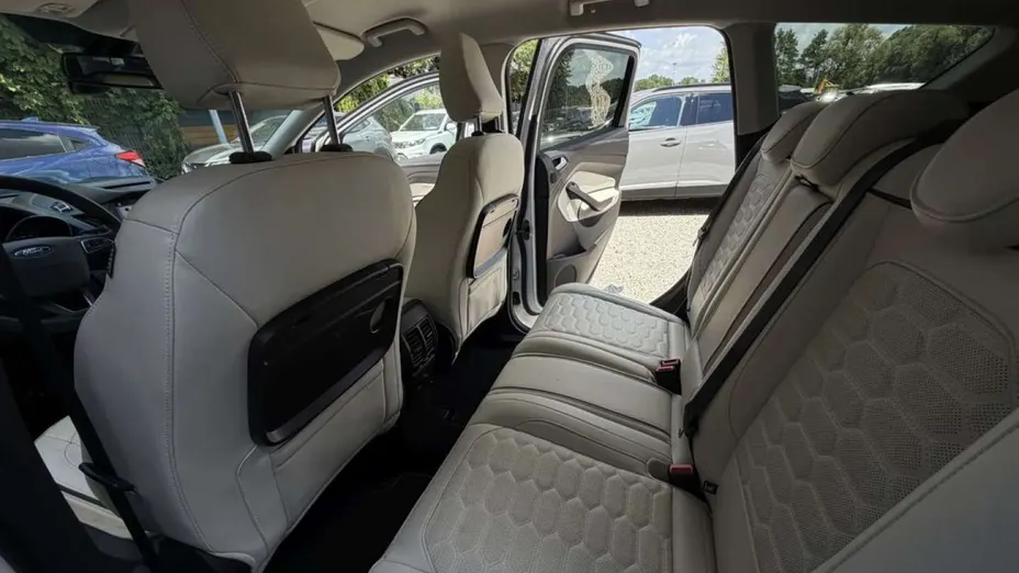 FORD Kuga -
