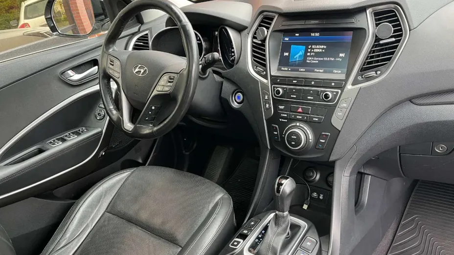 HYUNDAI Santa Fe -