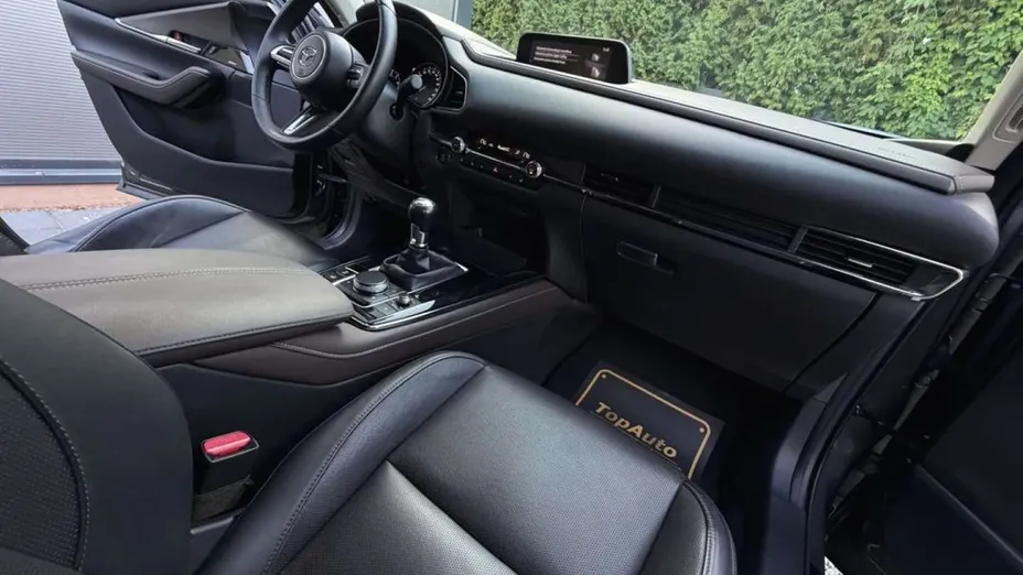 MAZDA CX-30 -