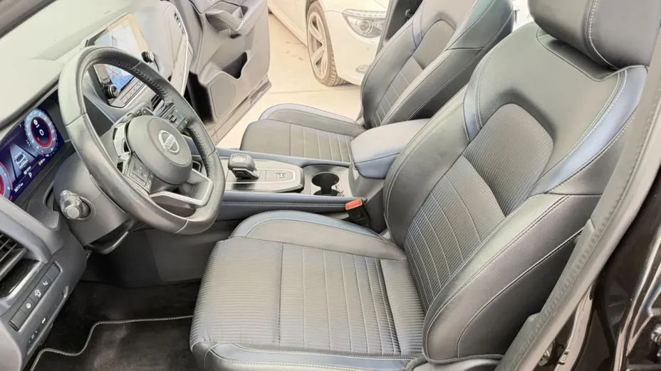 NISSAN Qashqai -