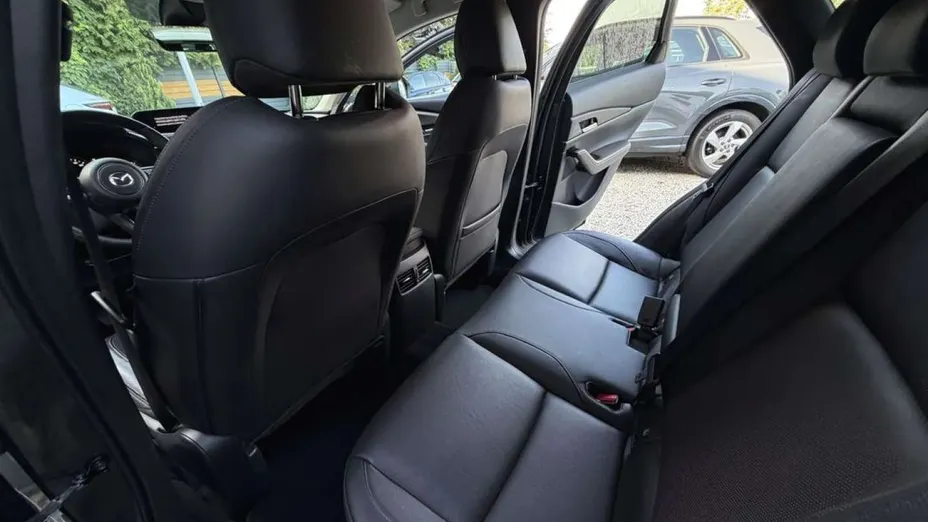 MAZDA CX-30 -