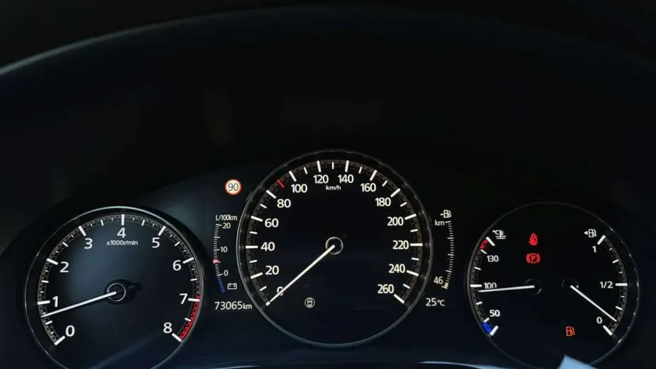 MAZDA CX-30 -