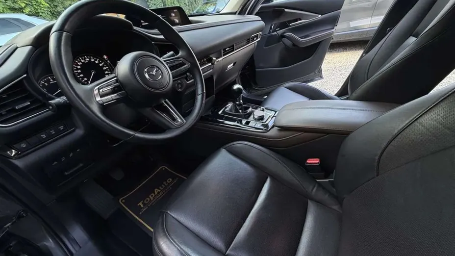 MAZDA CX-30 -