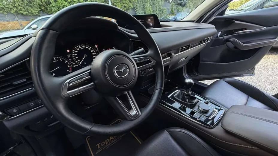 MAZDA CX-30 -
