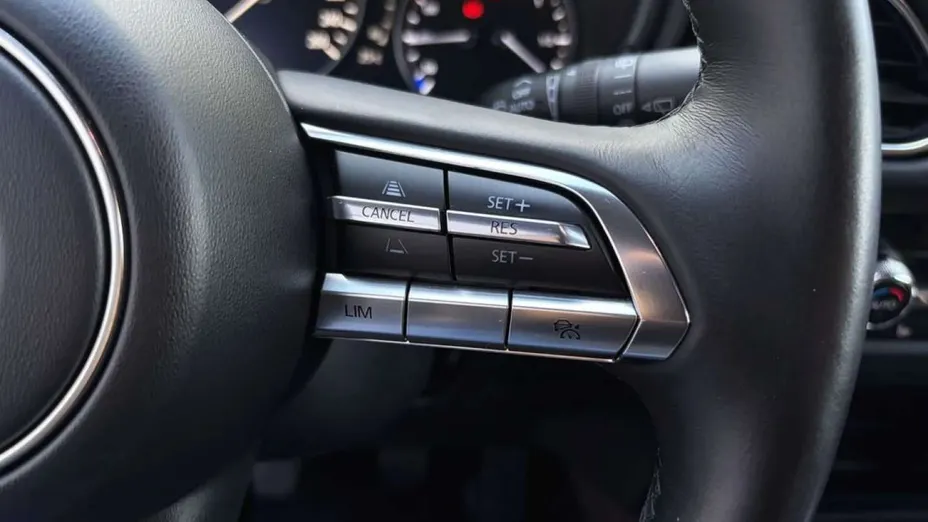 MAZDA CX-30 -