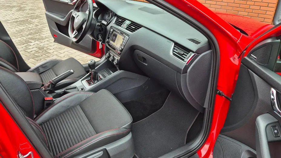 SKODA Octavia -