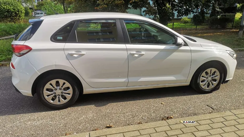 HYUNDAI i30 -
