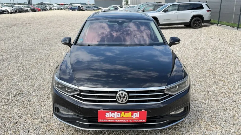 VOLKSWAGEN Passat -