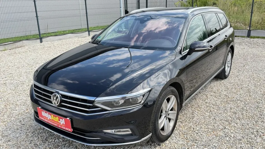 VOLKSWAGEN Passat -