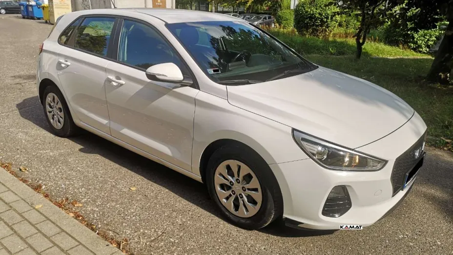 HYUNDAI i30 -