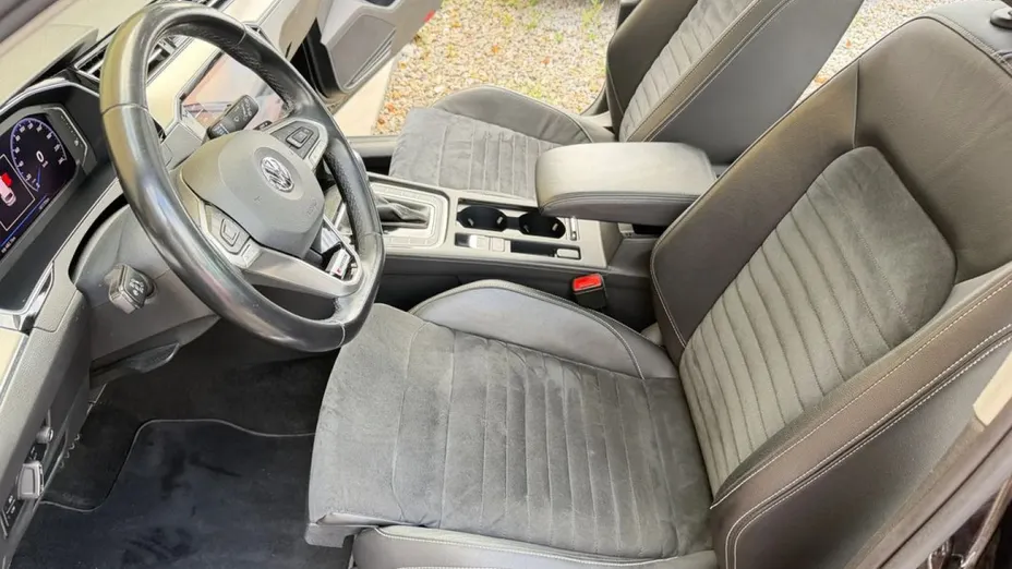 VOLKSWAGEN Passat -