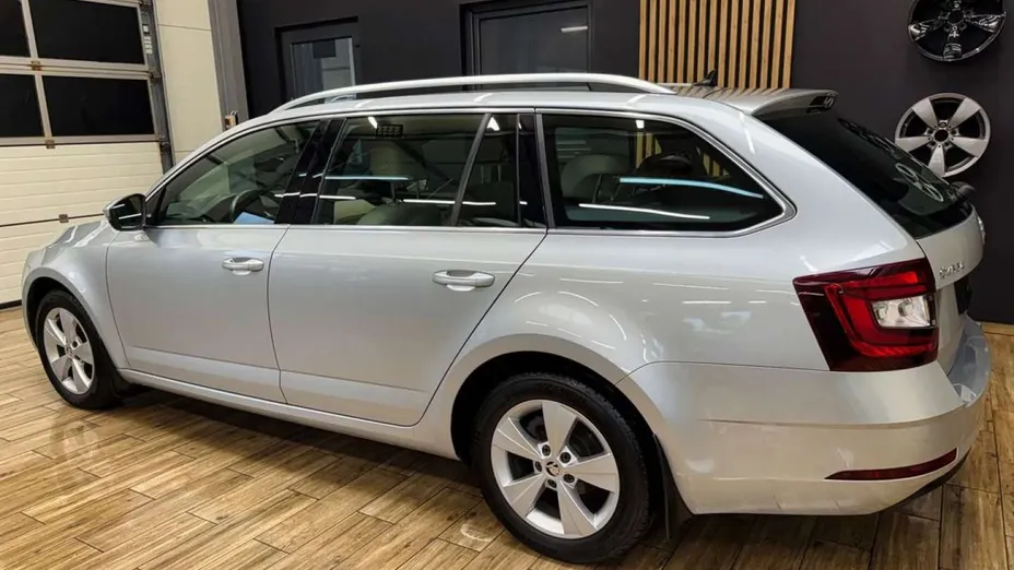 SKODA Octavia -