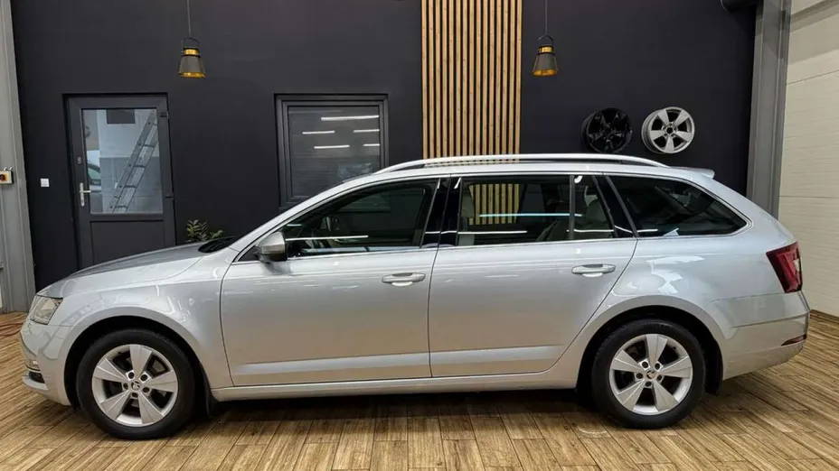 SKODA Octavia -