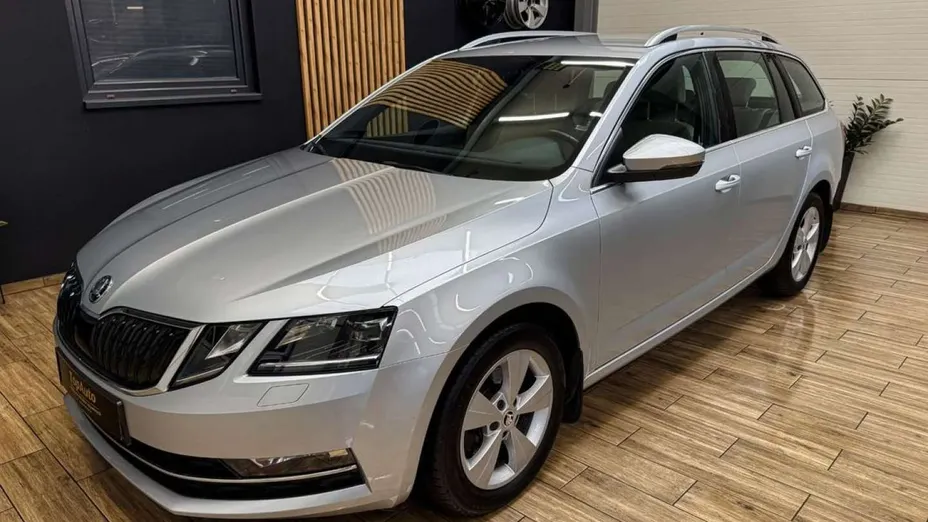 SKODA Octavia -