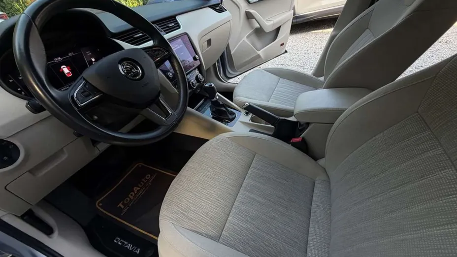 SKODA Octavia -