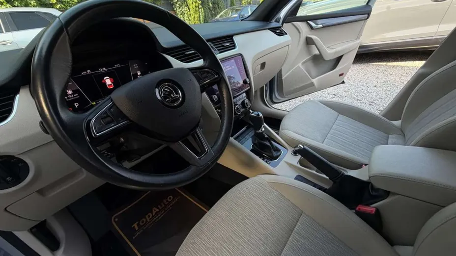 SKODA Octavia -
