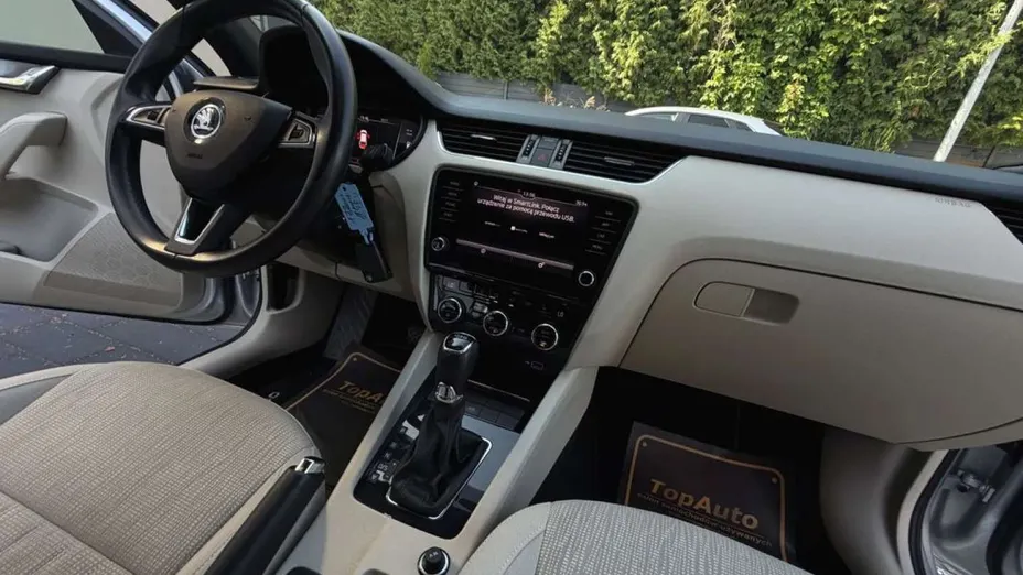 SKODA Octavia -