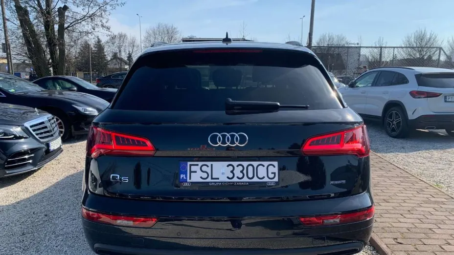 AUDI Q5 -