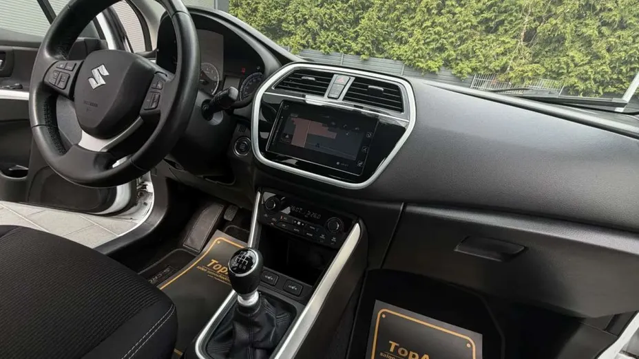 SUZUKI SX4 -