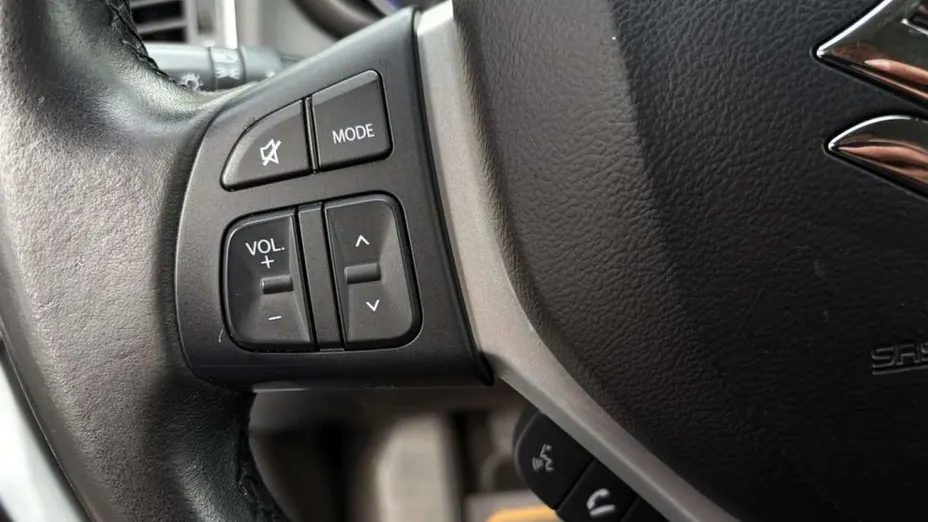 SUZUKI SX4 -