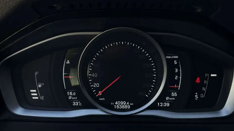 VOLVO V60 -