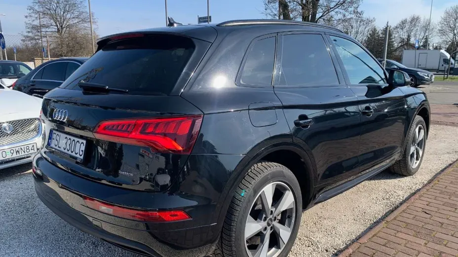 AUDI Q5 -